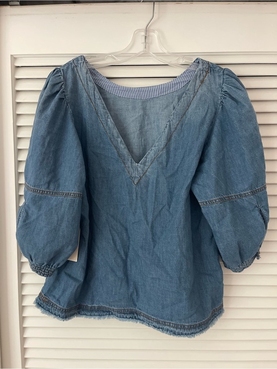 Anthropologie Tops - Anthropologie Light Blue Denim V-Neck Puff Sleeve Blouse